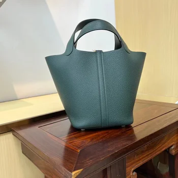 2023 Yeni sebze sepeti moda büyük kapasiteli kadın askılı omuz çantası Yüksek kaliteli deri koltukaltı çanta tasarımcısı günlük tote çanta