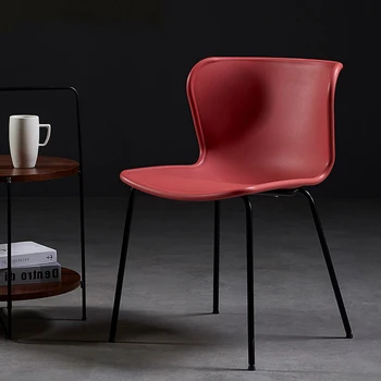 İskandinav Avrupa Sandalye Arkalığı Tabure Plastik Yemek Sandalyesi Yetişkin Modern Muhtasar Özgünlük Eğlence Ev Çelik plastik sandalye
